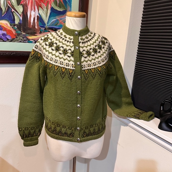Norwegian Hand Knit Green Cardigan w/ Floral Pattern by Wm. Schmidt - S/M - Picture 11 of 13